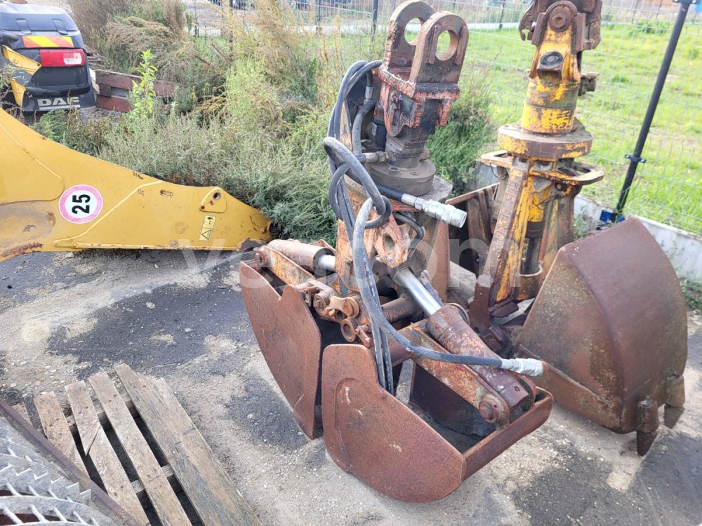 Online auction:  DRAPÁK S ROTÁTOROM K HYDRAULICKEJ RUKE