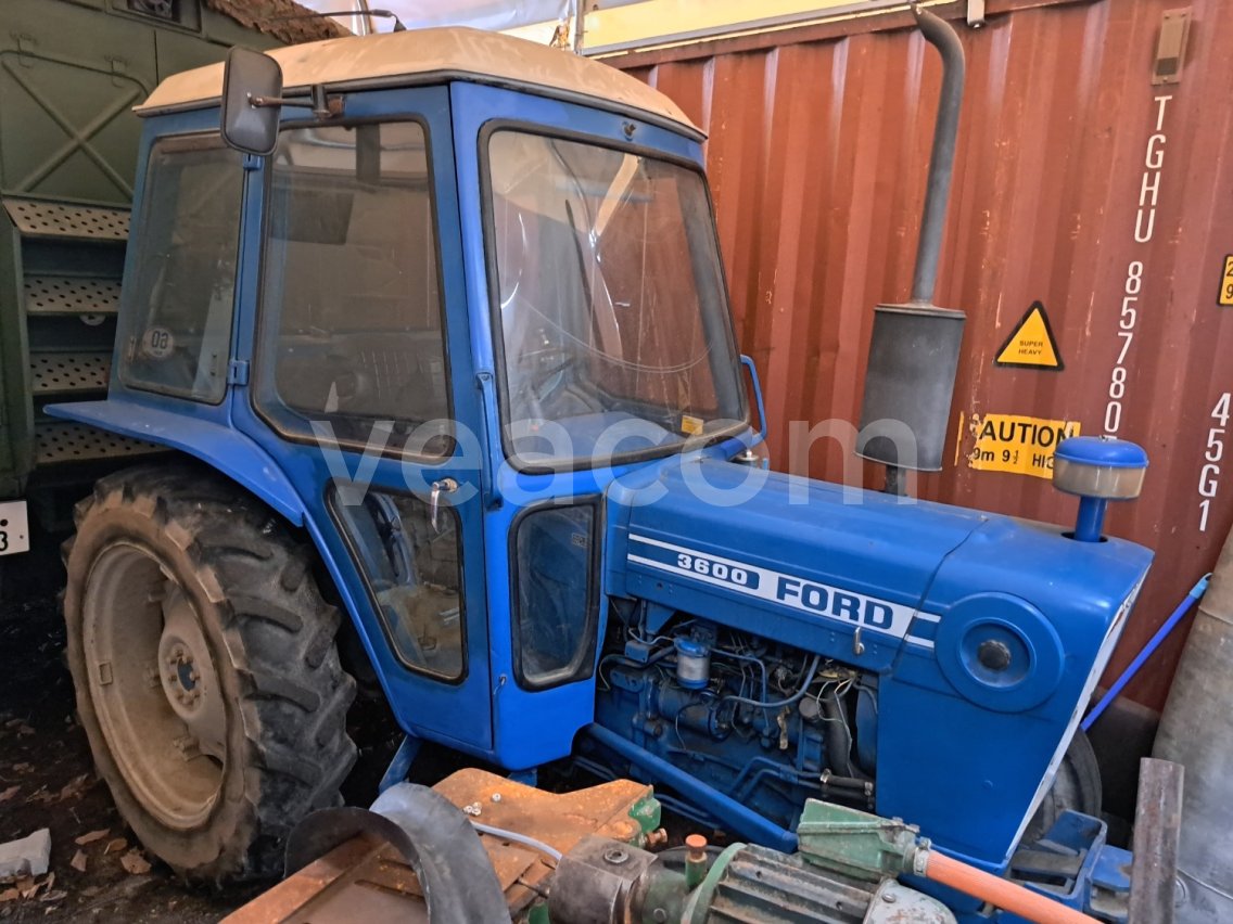 Online auction: FORD  3600