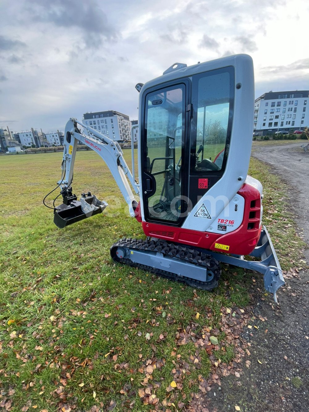 Online auction: TAKEUCHI  TB216