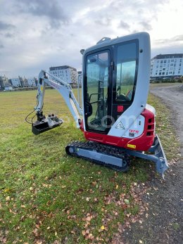 Online aukce: TAKEUCHI  TB216