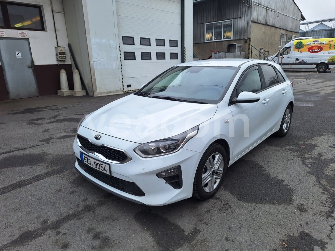 Online aukce: KIA  CEED