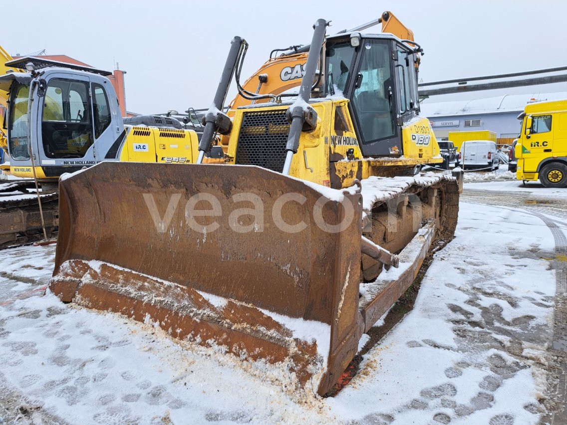 Online aukce: NEW HOLLAND  D 180