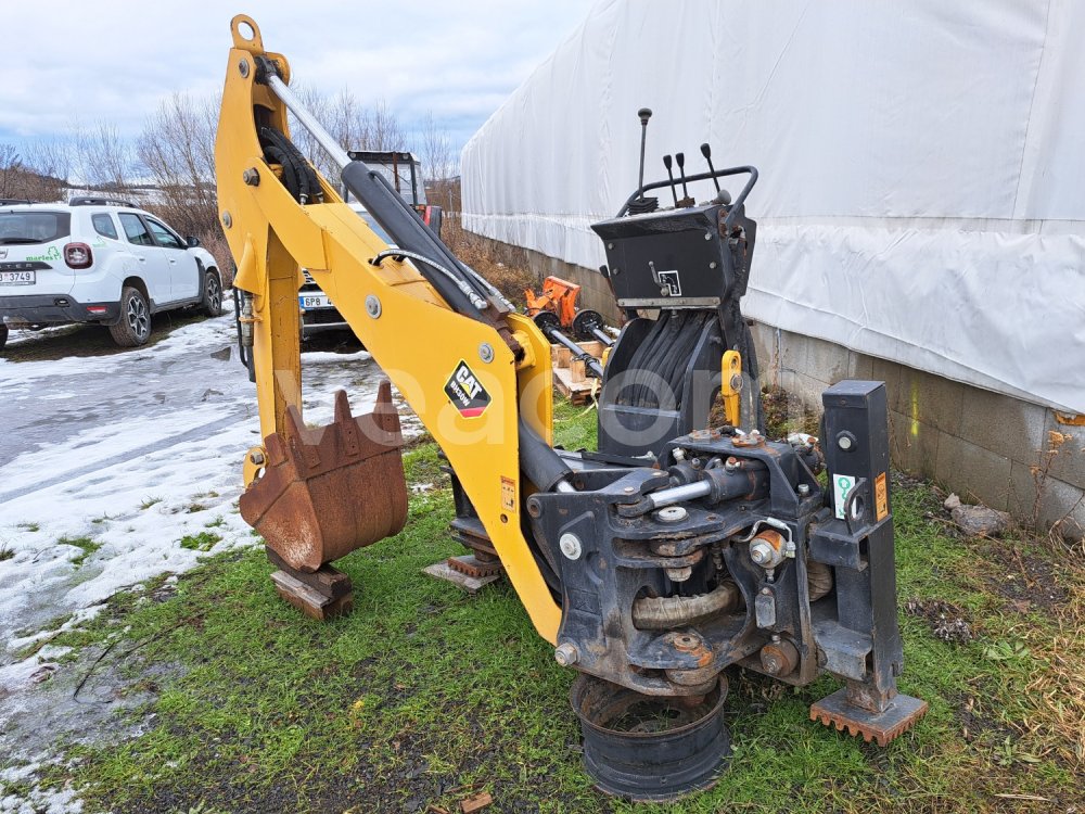 Online auction: CATERPILLAR  BH30W