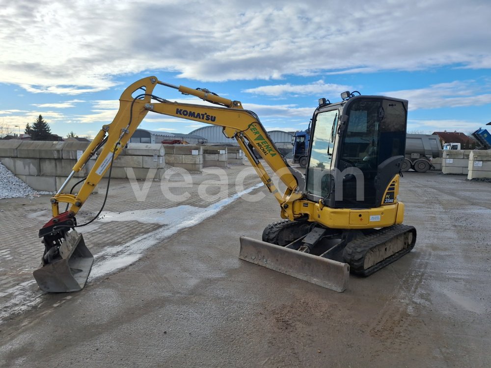 Online auction: KOMATSU  PC 35 MR-5