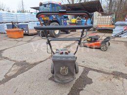 Online auction:   HUSQVARNA LC 140S