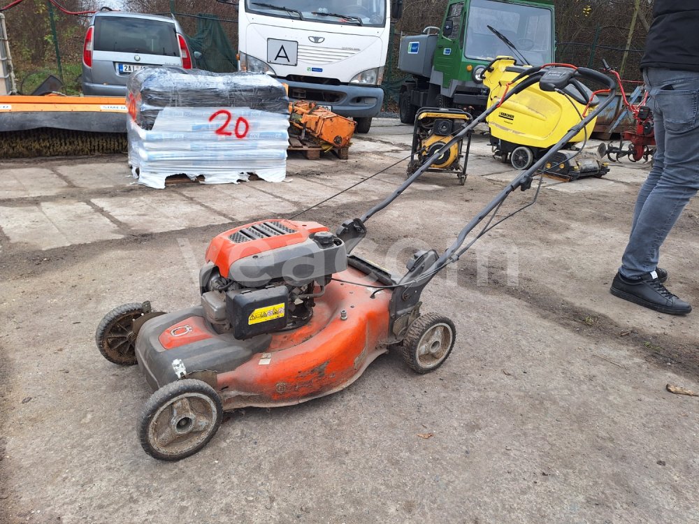 Online auction:  HUSQVARNA LC 356V