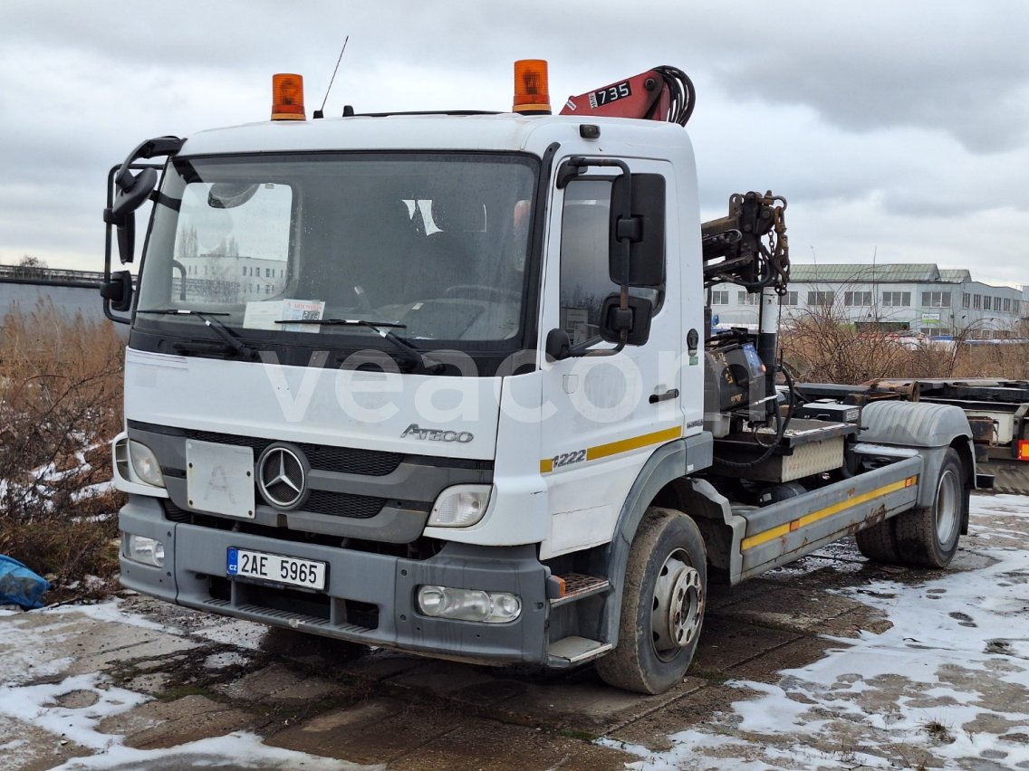 Online auction: MB  ATEGO 1222 + HR