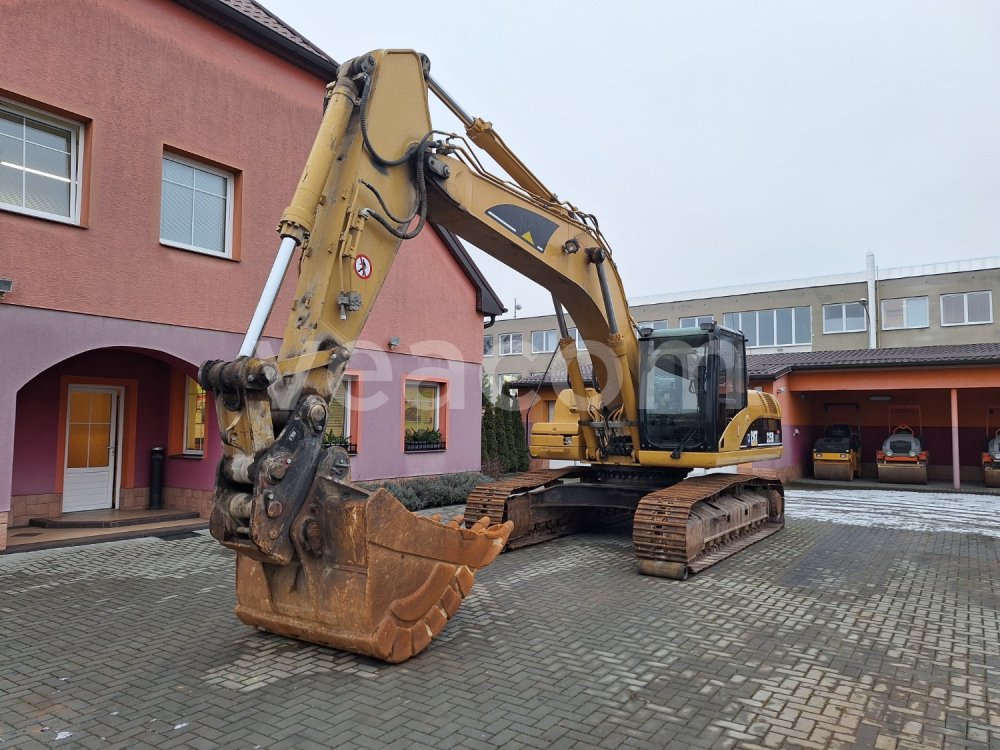 Online auction: CAT  325 D