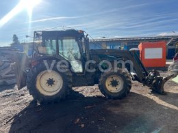 Online aukce: VALTRA  A93 4X4