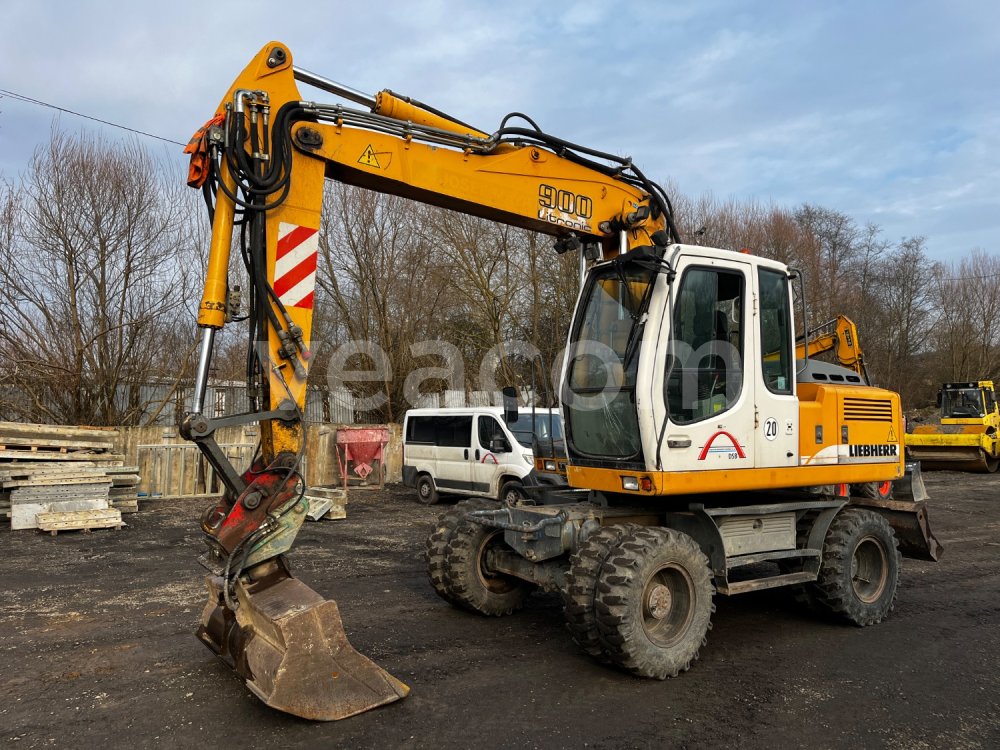 Online auction: LIEBHERR A900 C LITRONIC