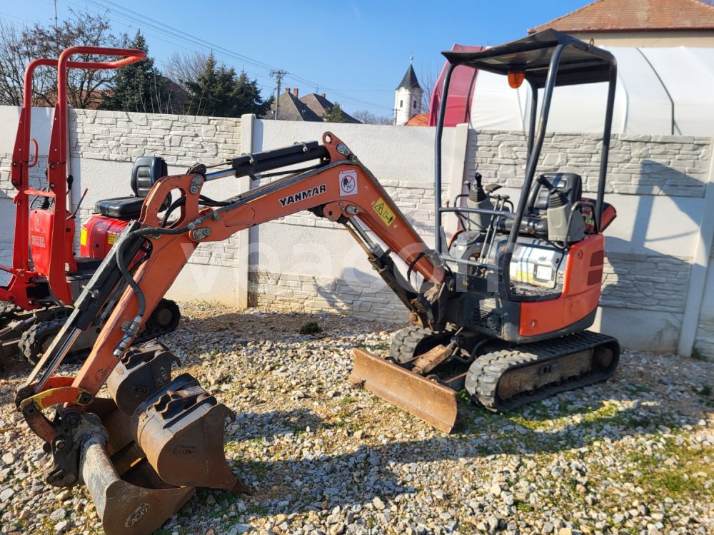 Online auction: YANMAR  VIO 17