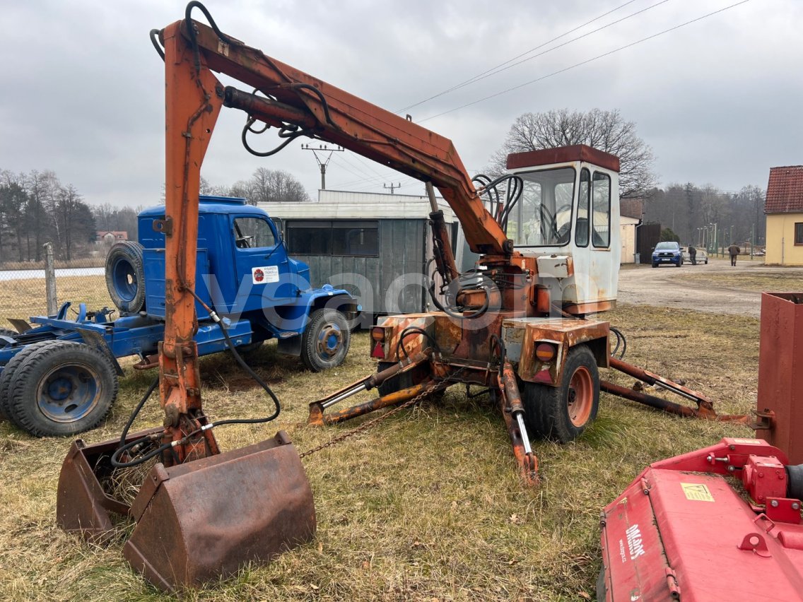 Online auction:   UNHZ 750