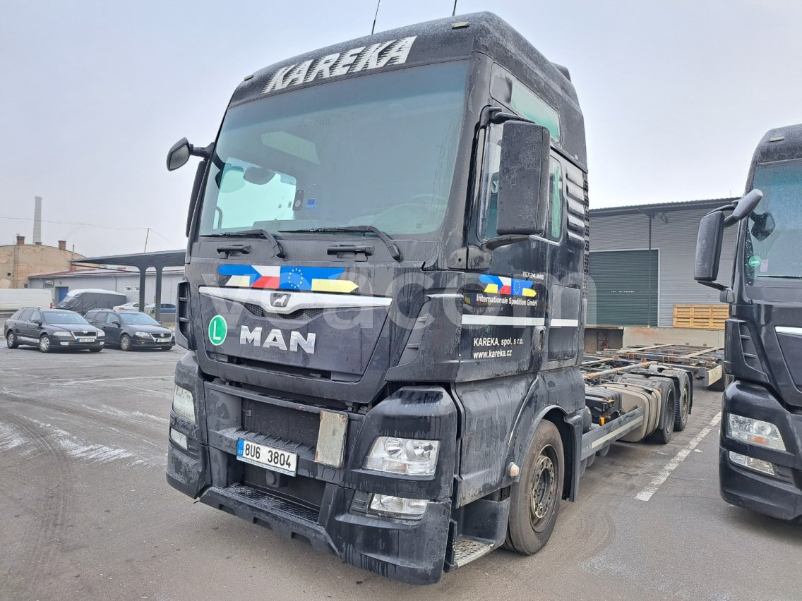 Online-Versteigerung: MAN  TGX 24.440 6X2 + KRONE BOX 04 ZZ CARRIER