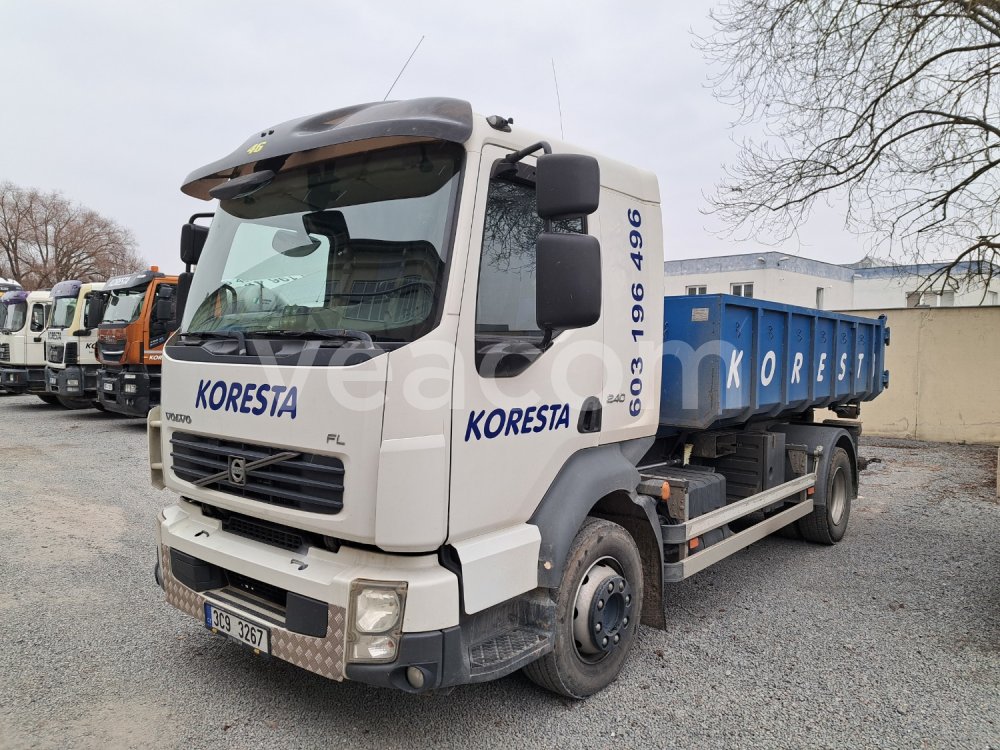 Online auction: VOLVO  FL 240