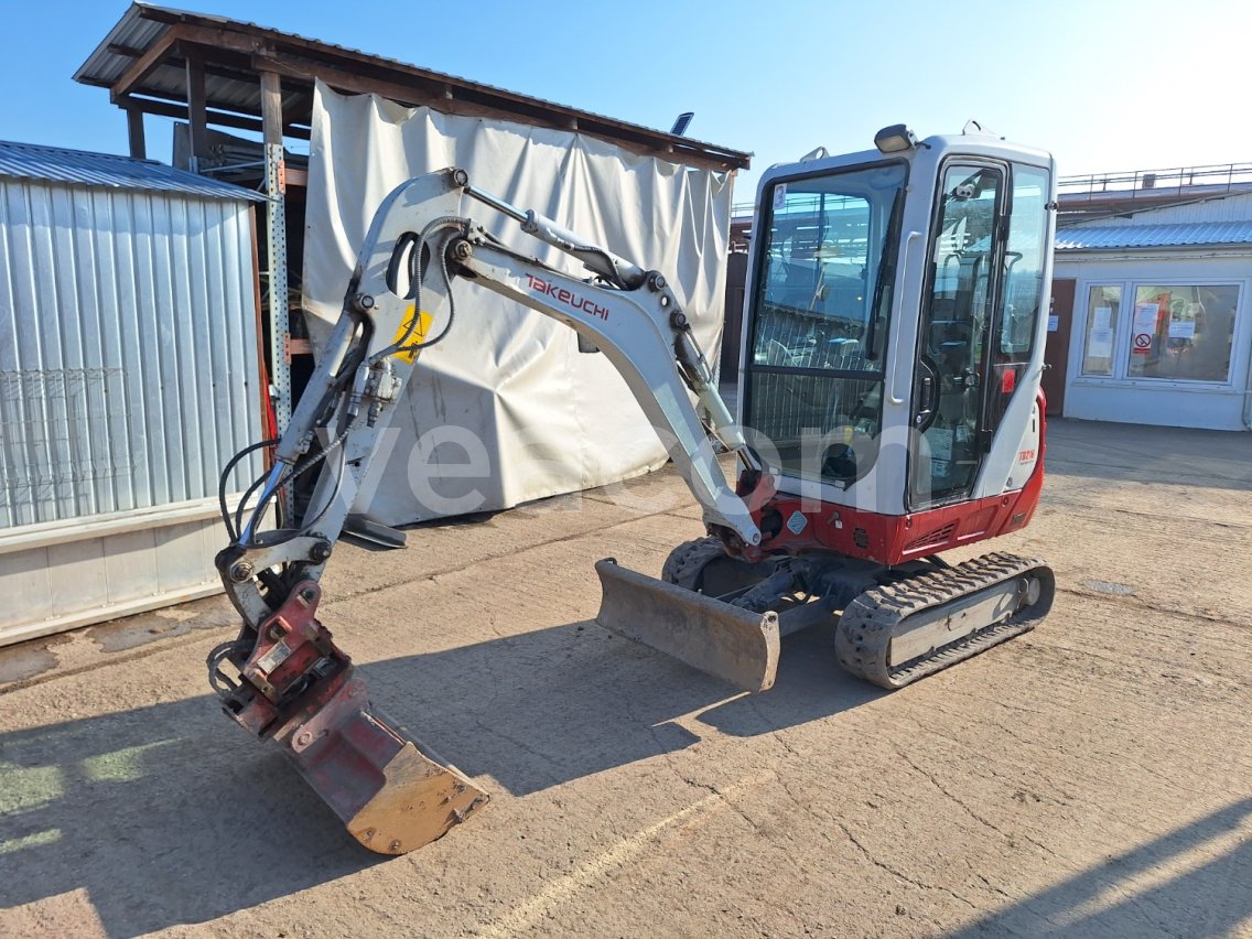 Online aukce: TAKEUCHI  TB 216