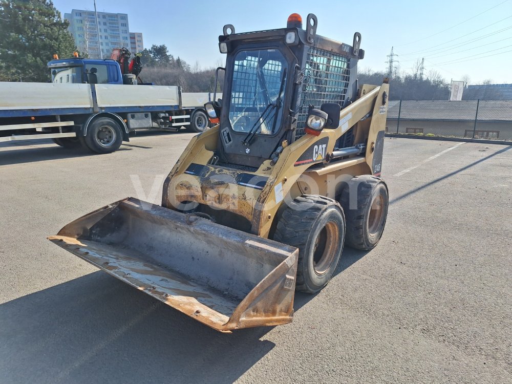 Online auction: CAT  246 4X4