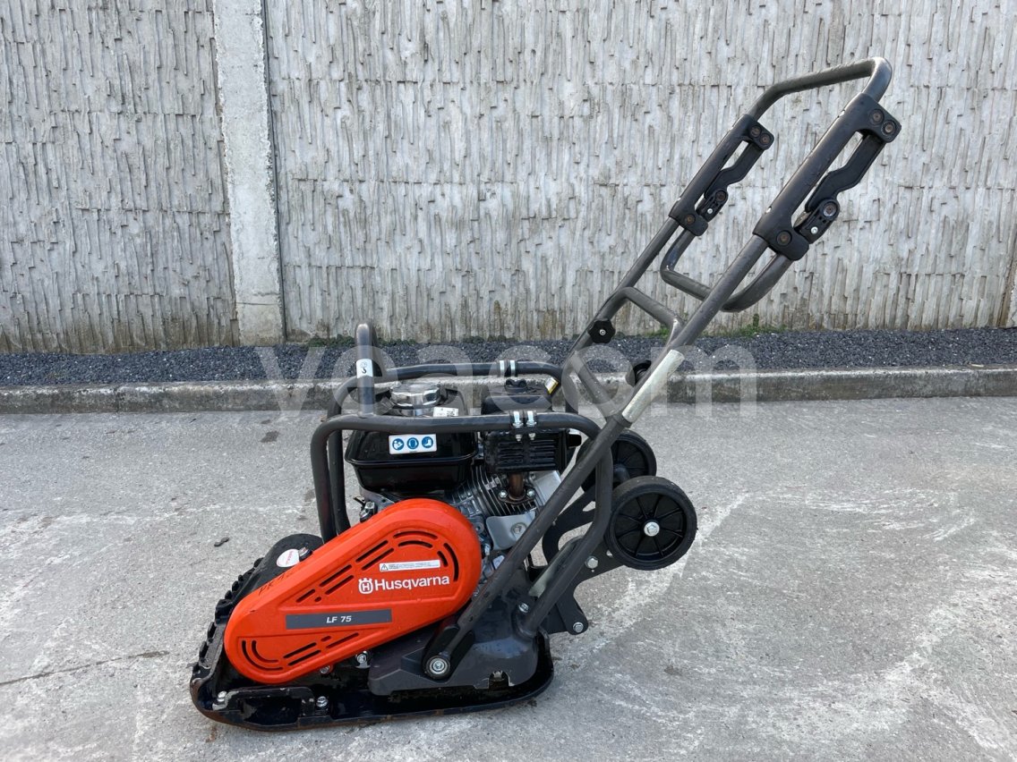 Online auction:   HUSQVARNA LF75