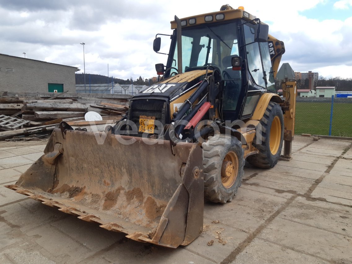 Online auction: CAT  428 D