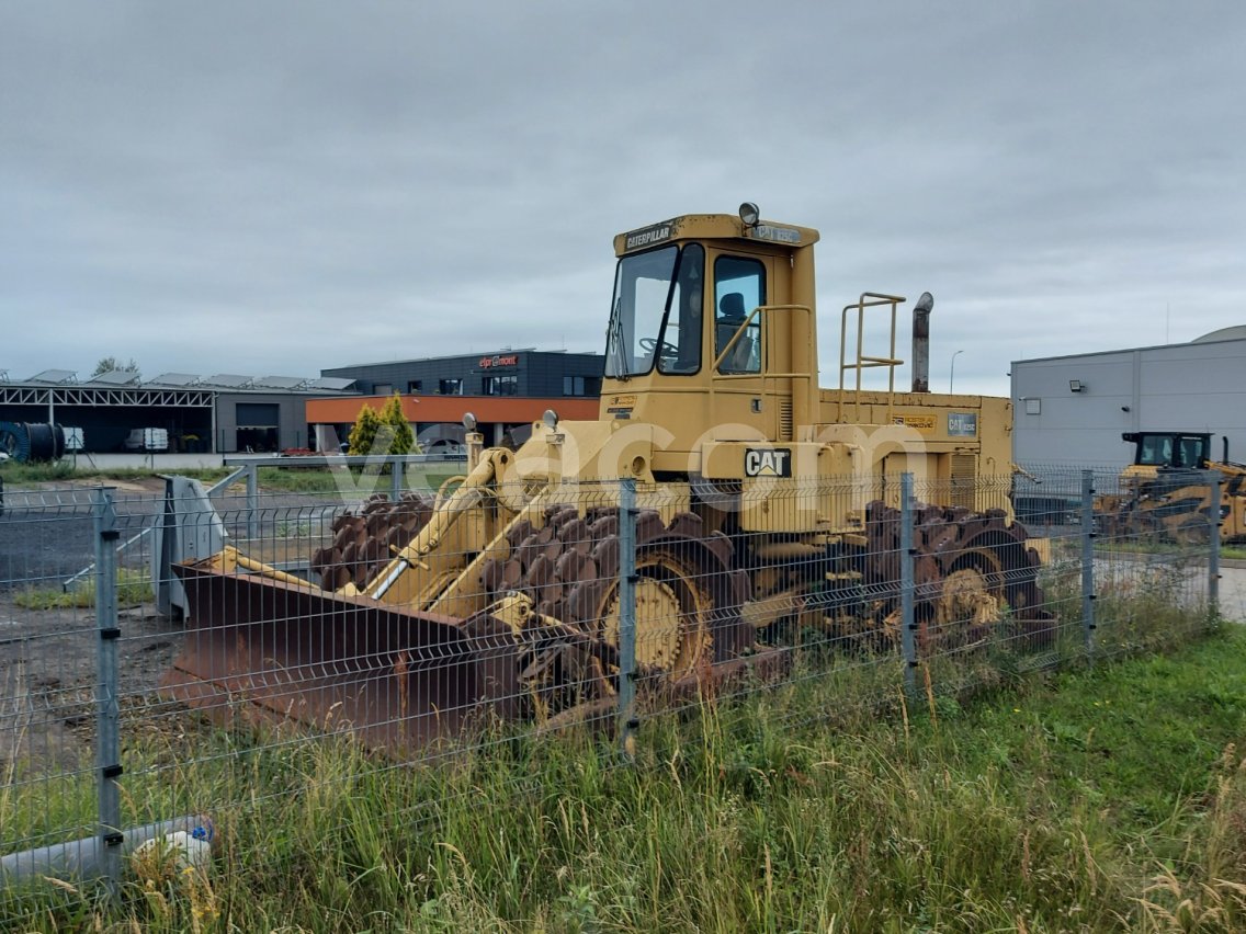 Online auction: CATERPILLAR  825 C