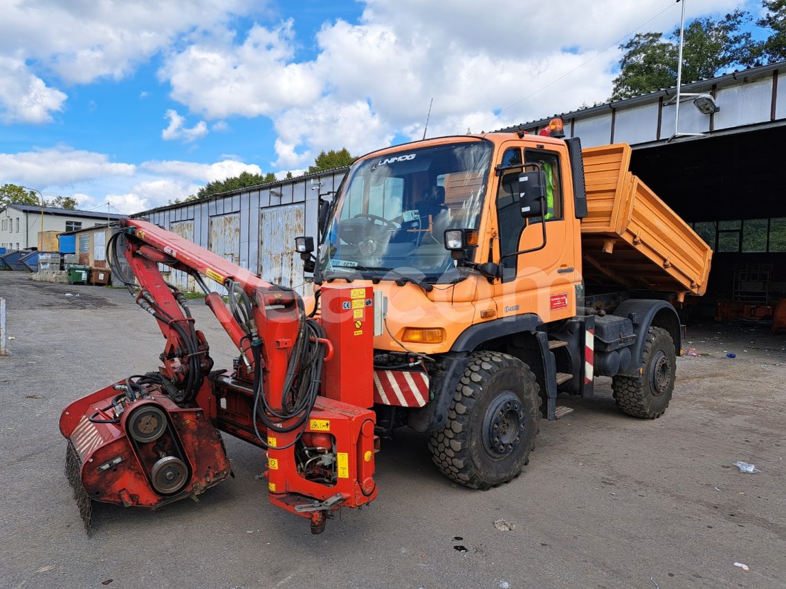 Online auction: MERCEDES-BENZ  Unimog U400