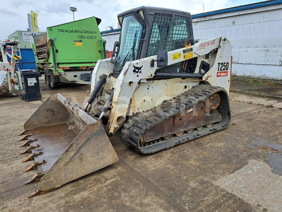 Online aukce: BOBCAT  T250