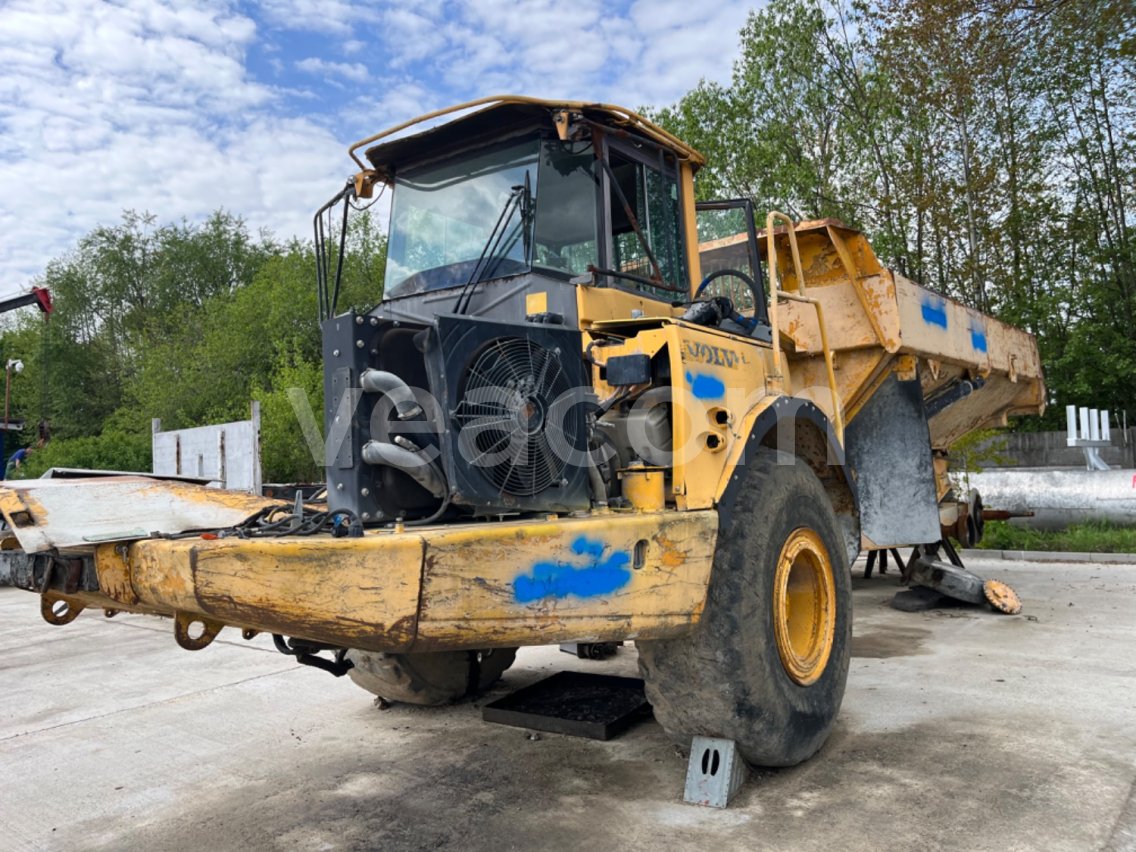 Online aukce: VOLVO  A250