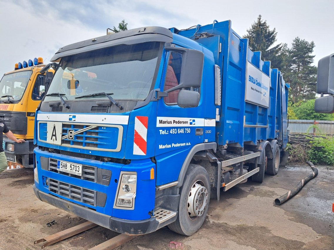 Online auction: VOLVO  FM9 300 6X2