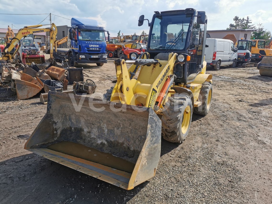 Online aukce: YANMAR  V7