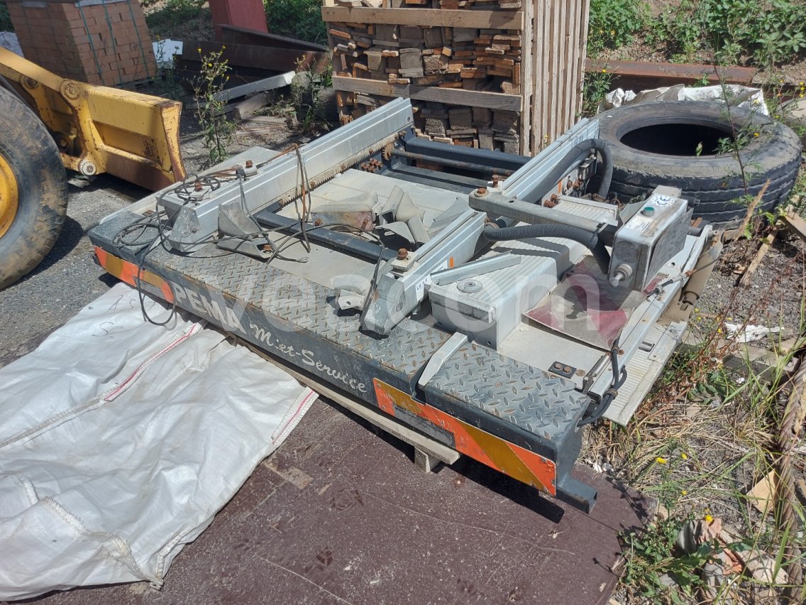 Online auction:   HYDRAULICKÉ ČELO Z IVECA