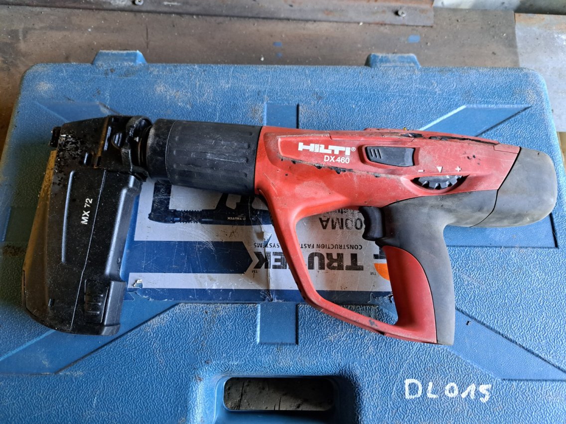 Online aukce:   HILTI DX 460